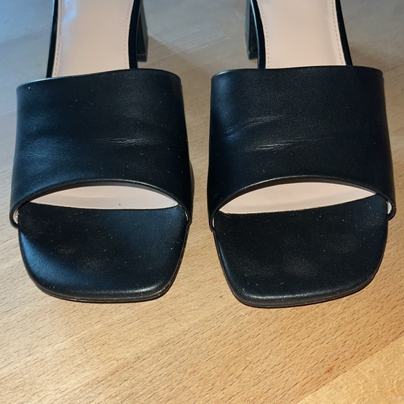 Leather Slides Like New - Picture 8 of 12